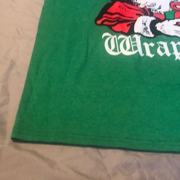 NWT Original Wrapper Santa Christmas Tee - Size M - Picture 4 of 7